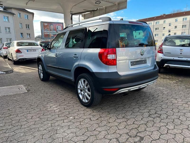Gebraucht Skoda Yeti Plus Edition 105 PS (77 kW) 2011 Blau SUV