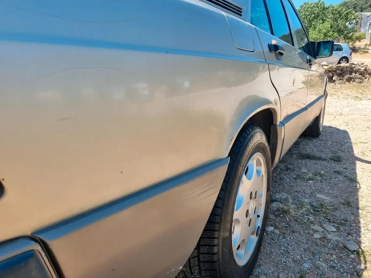 Gebraucht Mercedes 190 1990 Silber Limousine