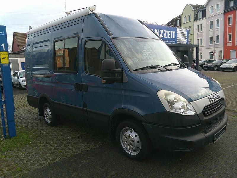 Gebraucht Iveco Daily 126 PS (92 kW) 2013 Blau Van / Kleinbus