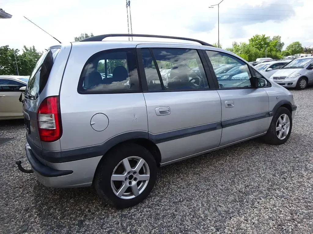 Gebraucht Opel Zafira Elegance 101 PS (74 kW) 2003 Silber Van / Kleinbus