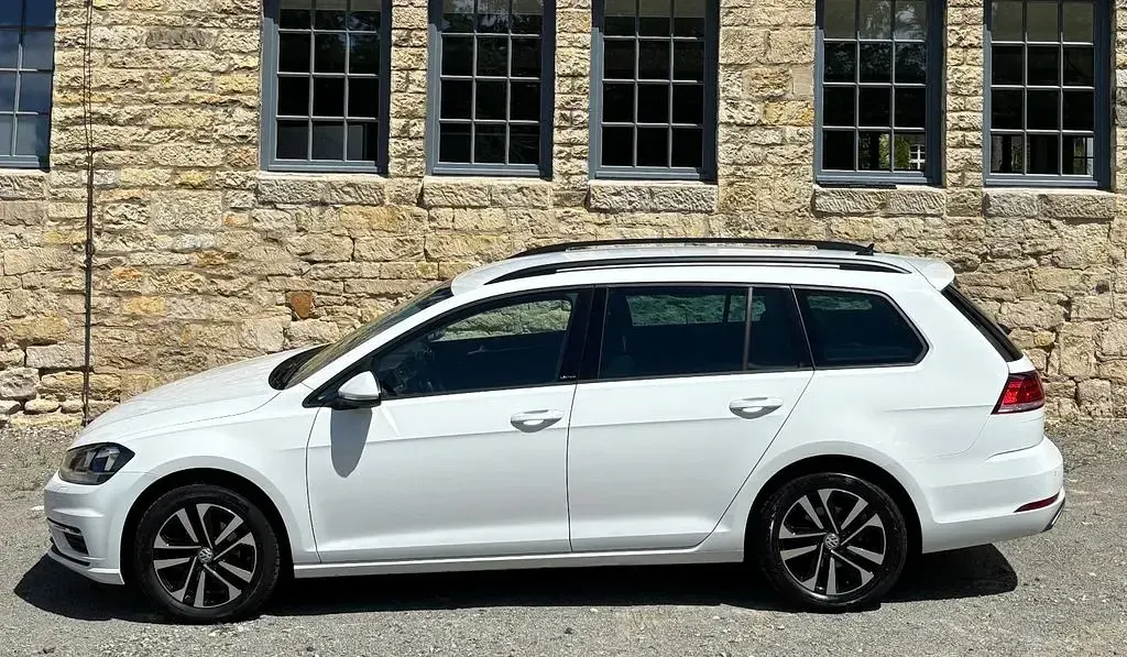Gebraucht VW Golf VII 150 PS (110 kW) 2020 Weiß Kombi