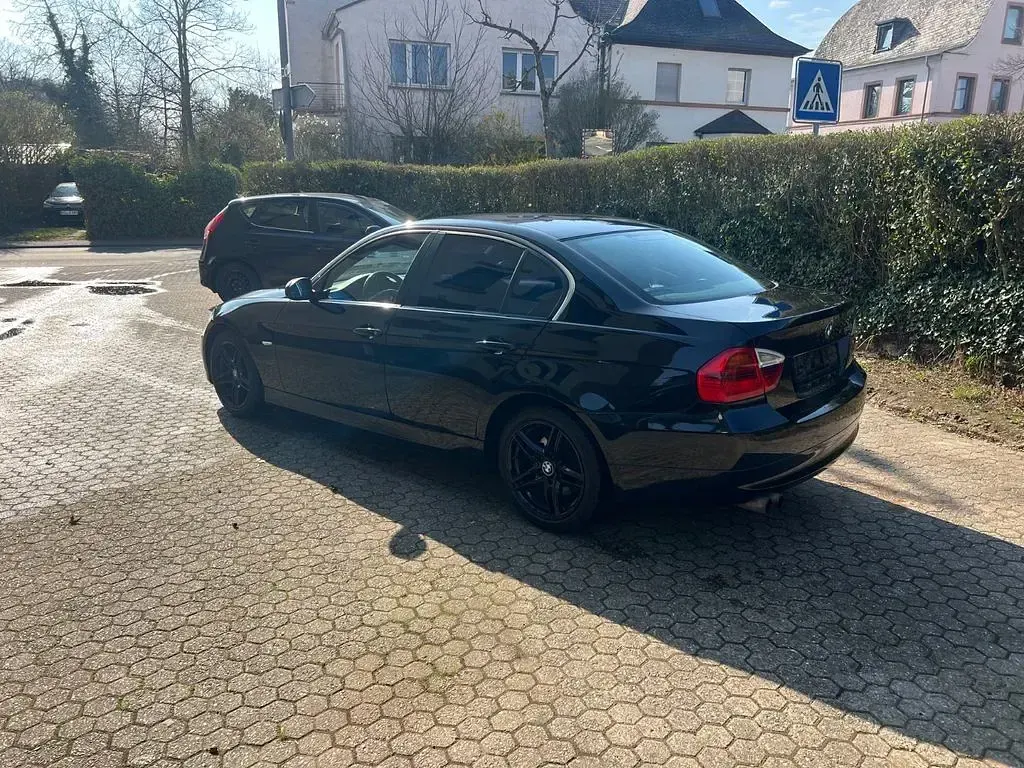 Brugt BMW 325 218 HK (160 kW) 2006 Sort Sedan