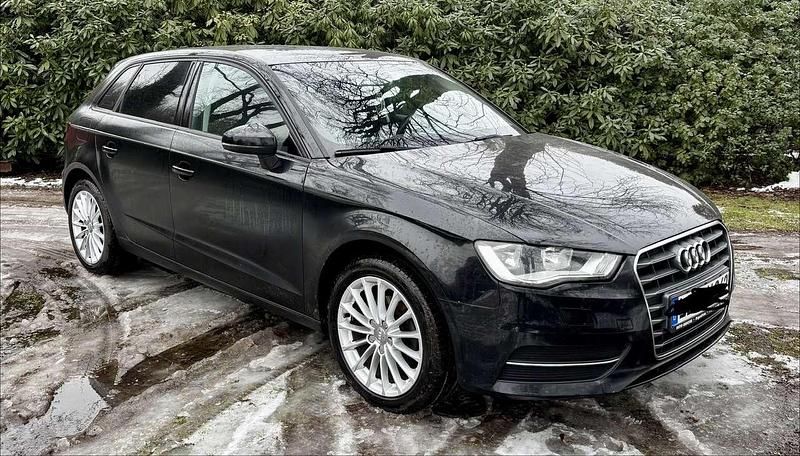 Gebraucht Audi A3 Attraction 110 PS (80 kW) 2015 Schwarz Kleinwagen