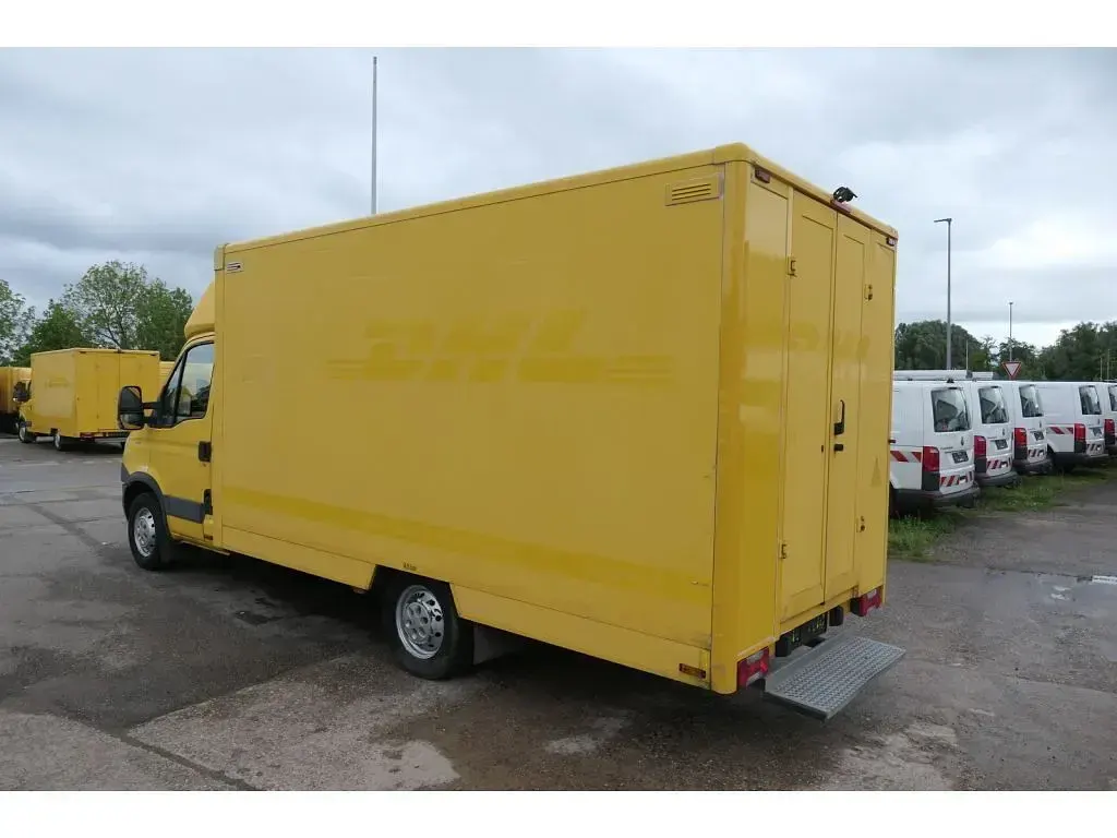 Gebraucht Iveco Daily 106 PS (77 kW) 2012 Gelb (metallic) Van