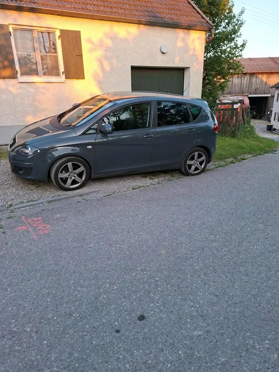 Gebraucht Seat Altea 2011 Grau Kleinwagen