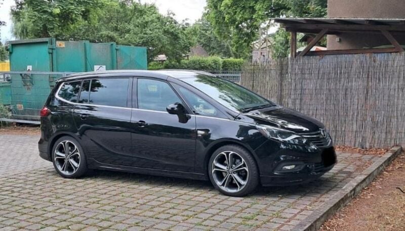Schwarz Gebraucht 2018 Opel Zafira OPC Van / Kleinbus | 16.900 € (Fairer Preis) - Bild 1/1
