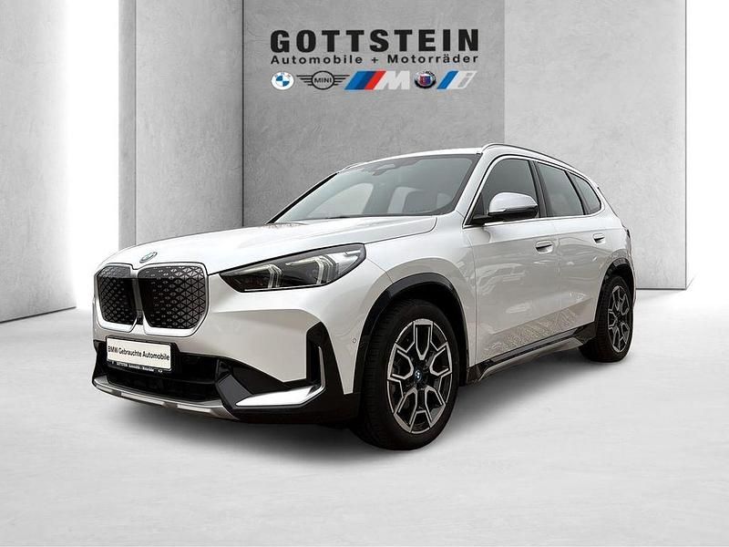 Gebraucht BMW iX1 xLine 230 kW (313 PS) 2023 Mineralweiss SUV