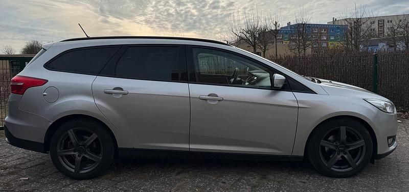 Usata Ford Focus 120 CV (88 kW) 2017 Grigio Station wagon