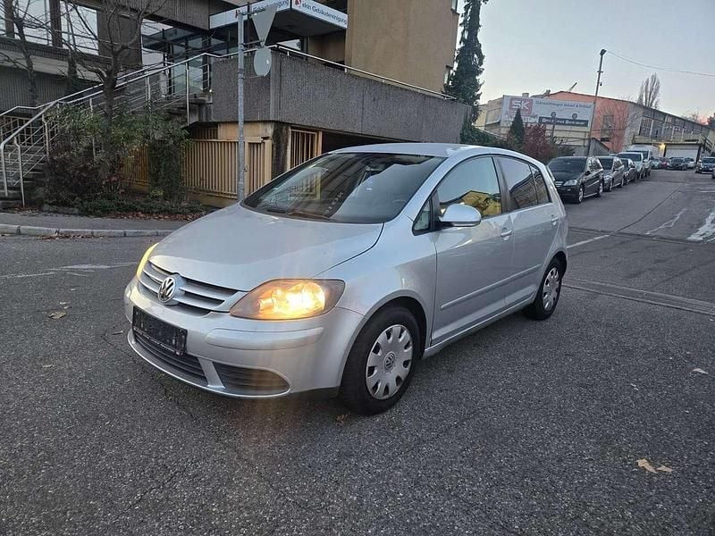 Reflexsilber metallic Gebraucht 2005 VW Golf V Comfortline Limousine | 4.480 € (Fairer Preis) - Bild 1/4