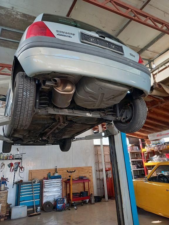 Gebraucht Renault Clio II 58 PS (42 kW) 2000 Silber Limousine