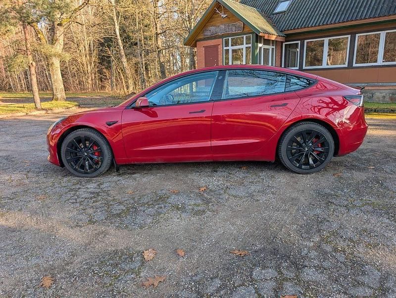 Gebraucht Tesla Model 3 260 kW (354 PS) 2021 Rot Limousine