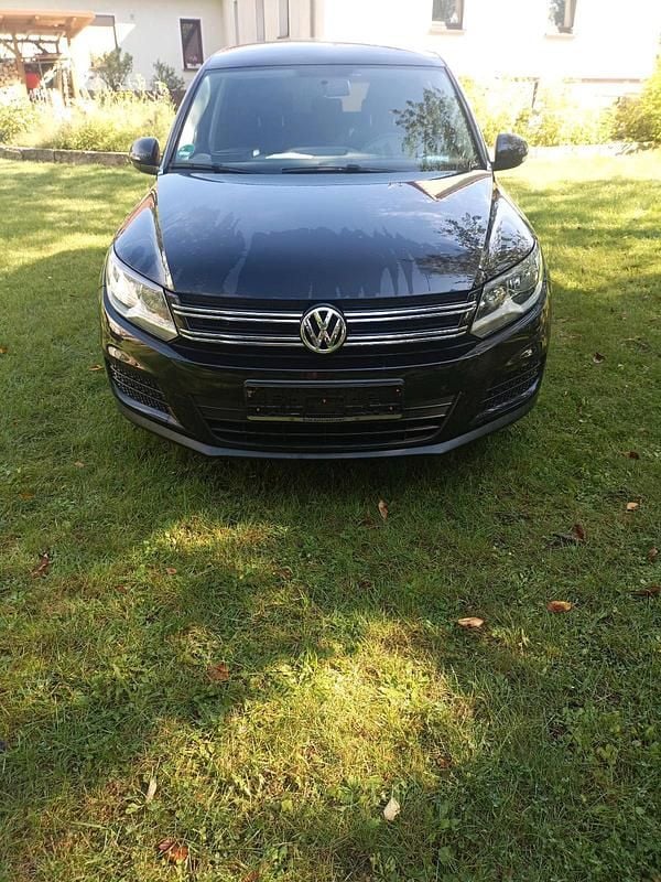 Schwarz Gebraucht 2015 VW Tiguan SUV | 7.999 € (Guter Preis) - Bild 1/4