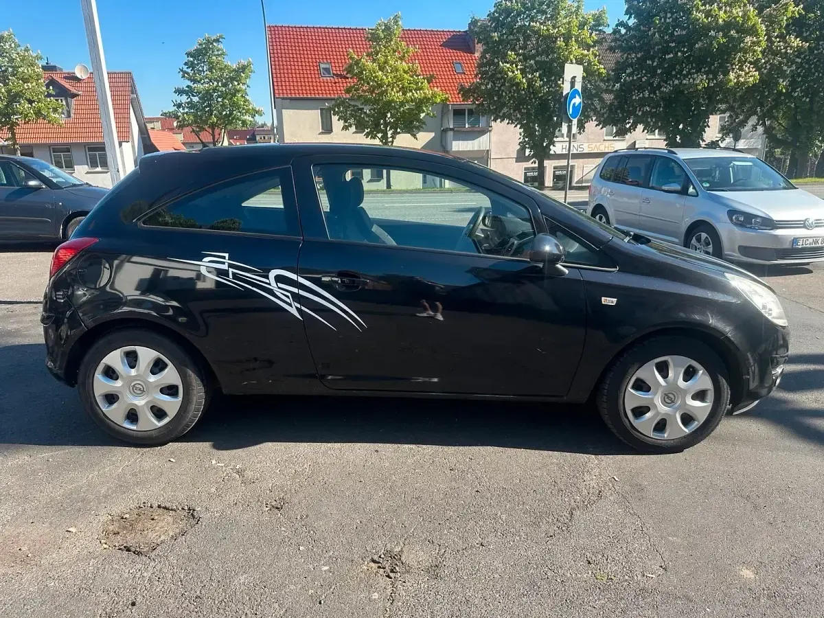 Używany Opel Corsa Edition 80 KM (58 kW) 2008 Czarny Hatchback