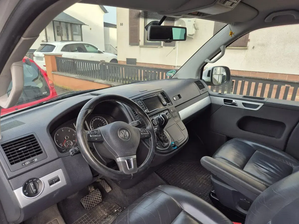 Gebraucht VW Multivan Edition 179 PS (131 kW) 2013 Weiß Van / Kleinbus