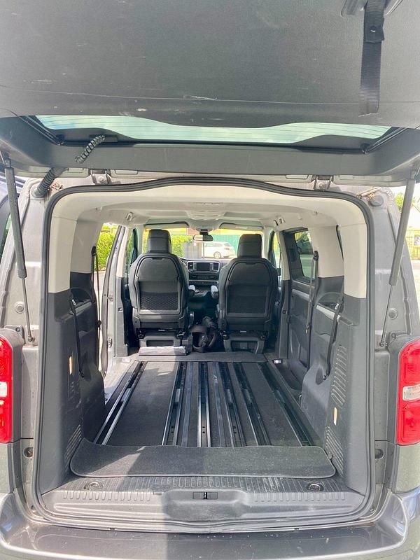 Schwarz Gebraucht 2022 Opel Zafira Life Elegance Van | 38.000 € (Fairer Preis) - Bild 1/4