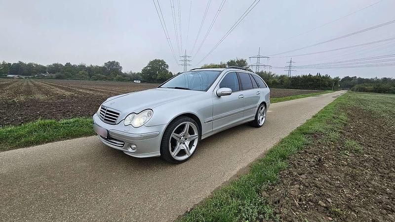 Silber Gebraucht 2004 Mercedes C200 Avantgarde Kombi | 3.000 € (Etwas zu teuer) - Bild 1/4