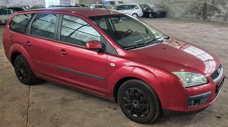 Rot Gebraucht 2007 Ford Focus Fun X Kombi | 699 € (Superpreis) - Bild 1/4
