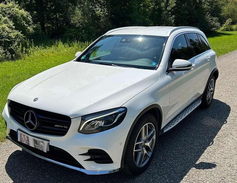 Weiß Gebraucht 2017 Mercedes GLC220 AMG line Coupé | 22.998 € (Superpreis) - Bild 1/4