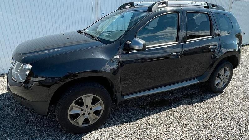Schwarz Gebraucht 2016 Dacia Duster SUV | 6.850 € (Guter Preis) - Bild 1/4