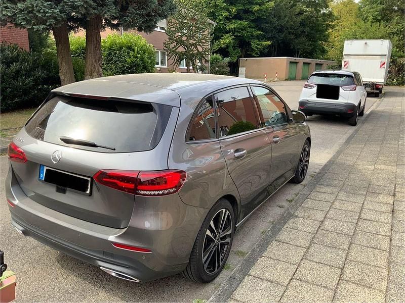 Gebraucht 2020 Mercedes B200 Van / Kleinbus | 22.450 € (Guter Preis) - Bild 1/4