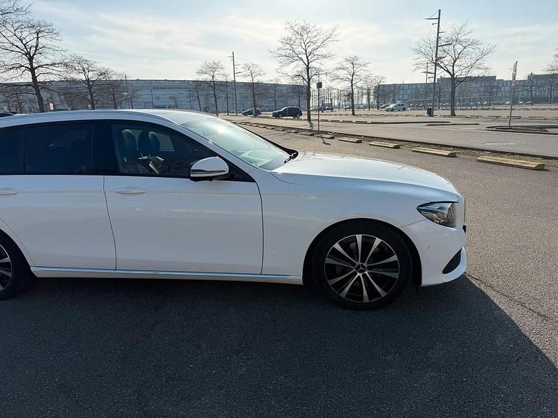 Gebraucht Mercedes E350 AMG 258 PS (189 kW) 2017 Weiß Kombi