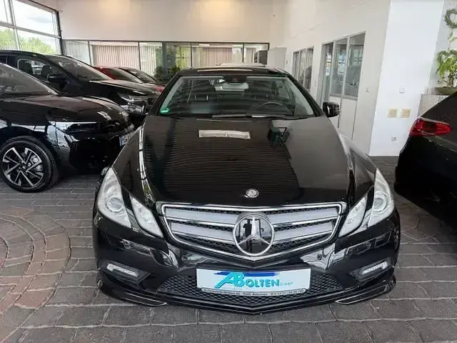 Gebraucht Mercedes E350 292 PS (214 kW) 2010 Schwarz Coupé