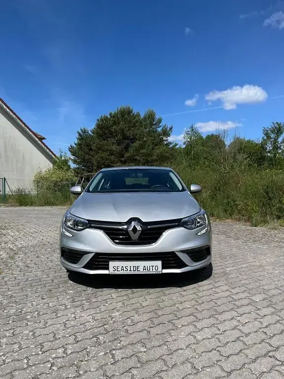Gebraucht Renault Mégane Life 116 PS (85 kW) 2019 Grau Limousine