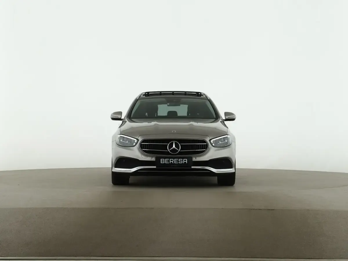 Gebraucht Mercedes E300 Avantgarde 320 PS (235 kW) 2022 Silber Limousine
