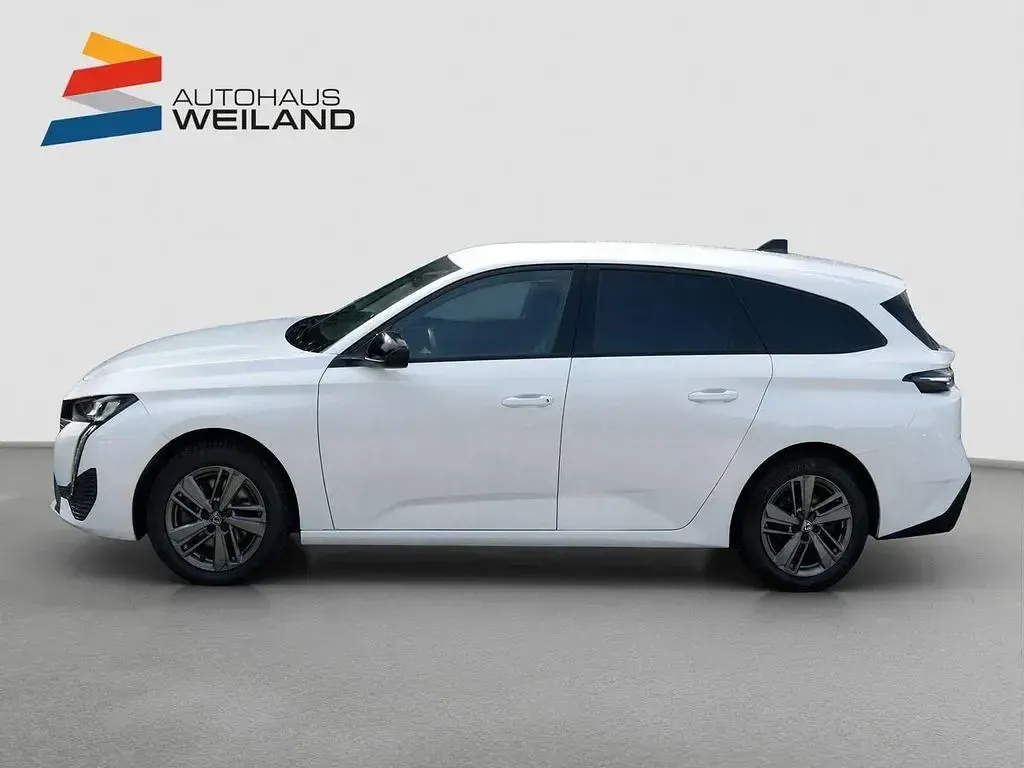 Gebraucht Peugeot 308 Allure 131 PS (96 kW) 2024 Lackierung okenitweiss/typ aussenverkleidung metalliclackierung Limousine