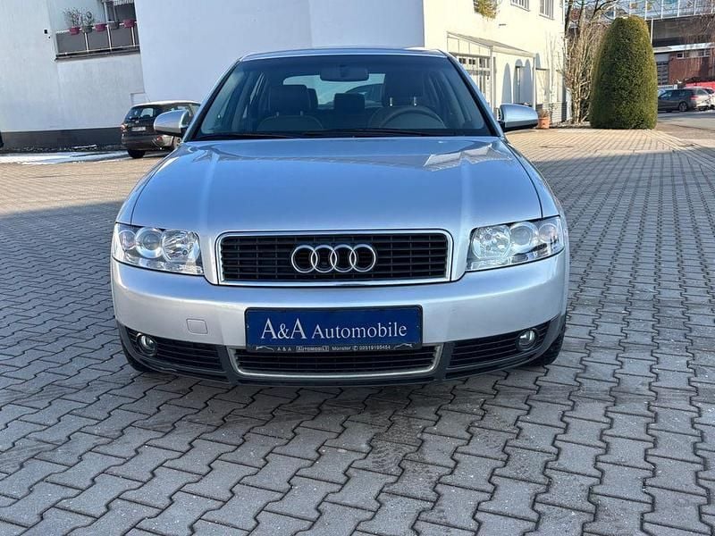 Gebraucht Audi A4 131 PS (96 kW) 2000 Silber Limousine