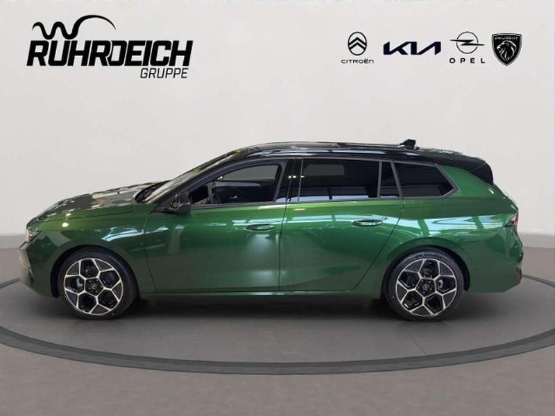 Neu Opel Astra Ultimate 145 PS (106 kW) 2026 Grün Kombi