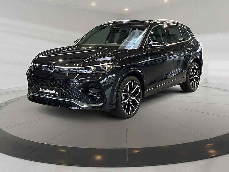 Gebraucht VW Tiguan R-line 150 PS (110 kW) 2025 Deep black perleffekt SUV