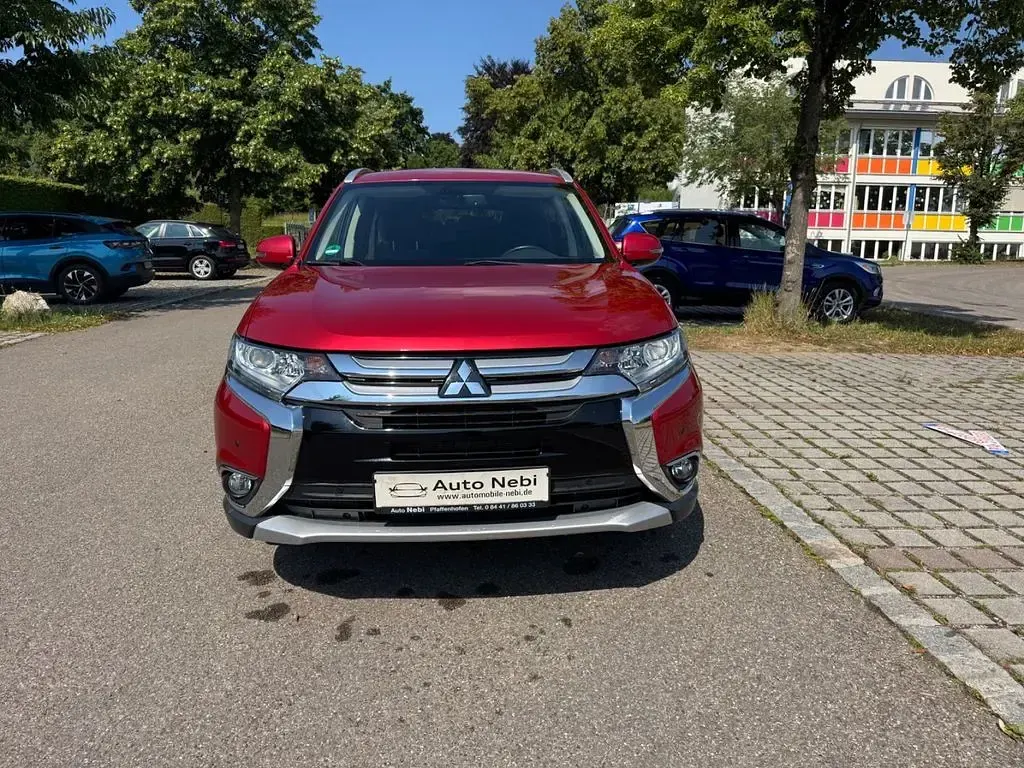 Gebraucht Mitsubishi Outlander Edition 150 PS (110 kW) 2017 Rot SUV