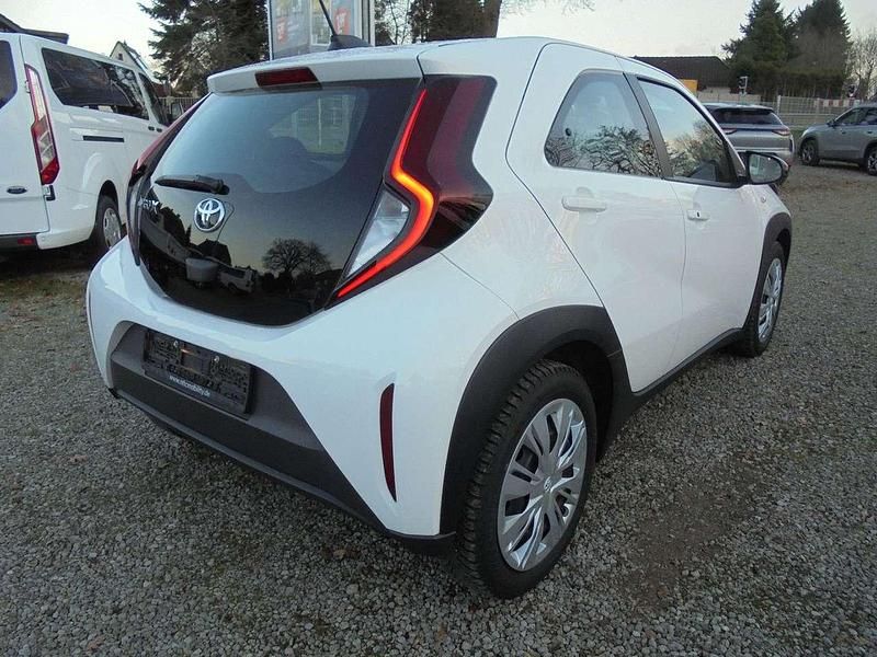 Gebraucht Toyota Aygo X Play 72 PS (52 kW) 2023 Weiß SUV