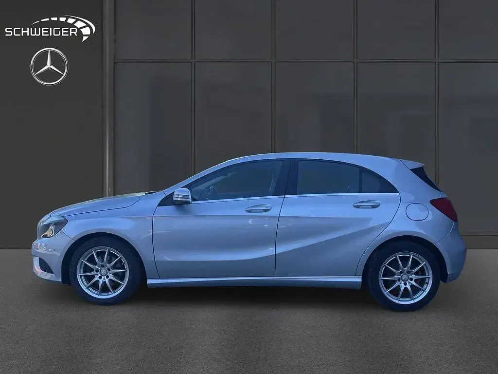 Gebraucht Mercedes A180 Style 122 PS (89 kW) 2013 Silber Kleinwagen