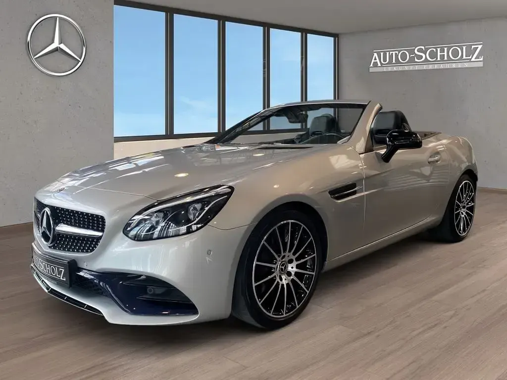 Gebraucht Mercedes SLC180 AMG 156 PS (114 kW) 2019 Silber Cabrio