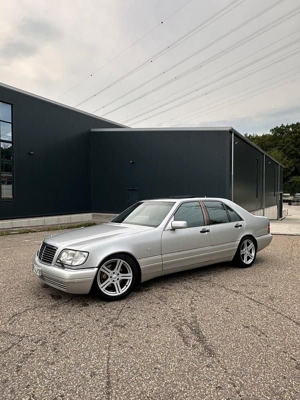 Silber Gebraucht 1999 Mercedes S300 SE Limousine | 15.999 € - Bild 1/4