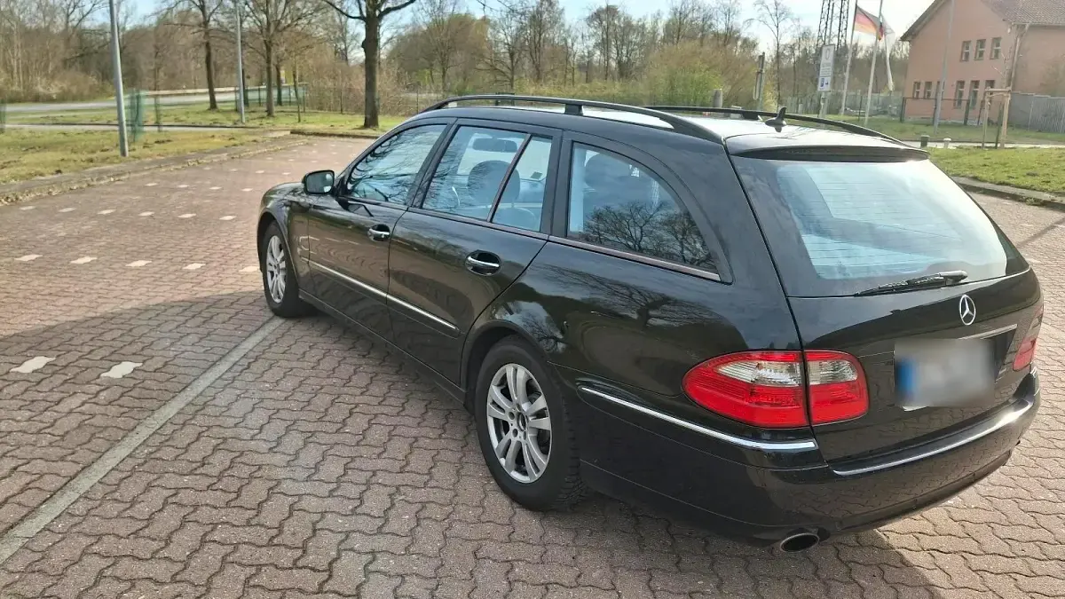 Gebraucht Mercedes E320 224 PS (164 kW) 2007 Schwarz Kombi