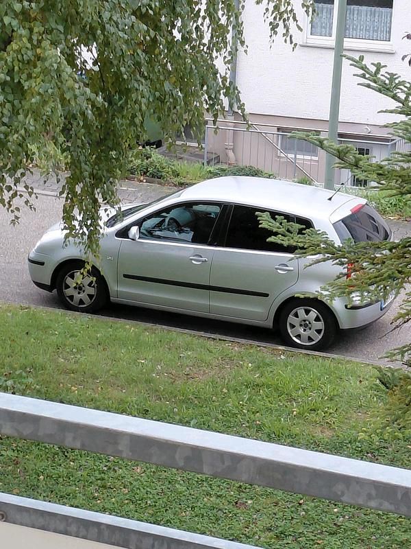 Gebraucht VW Polo 54 PS (39 kW) 2003 Silber Kleinwagen