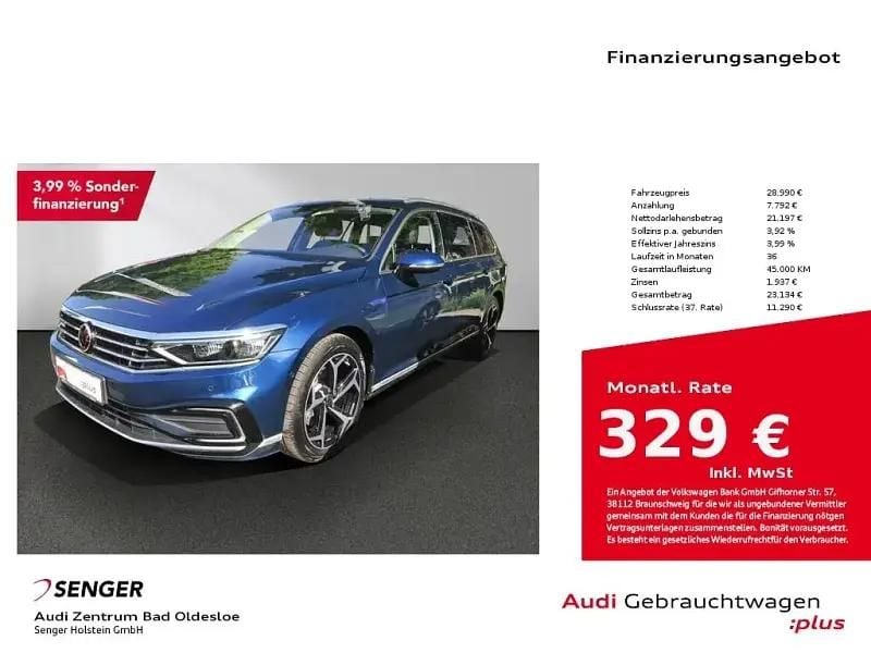 Blau Gebraucht 2022 VW Passat GTE Kombi | 28.990 € (Teuer) - Bild 1/1