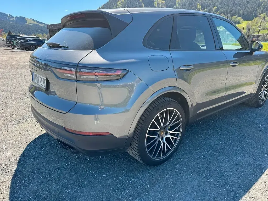 Używany Porsche Cayenne 462 KM (339 kW) 2021 Czarny SUV