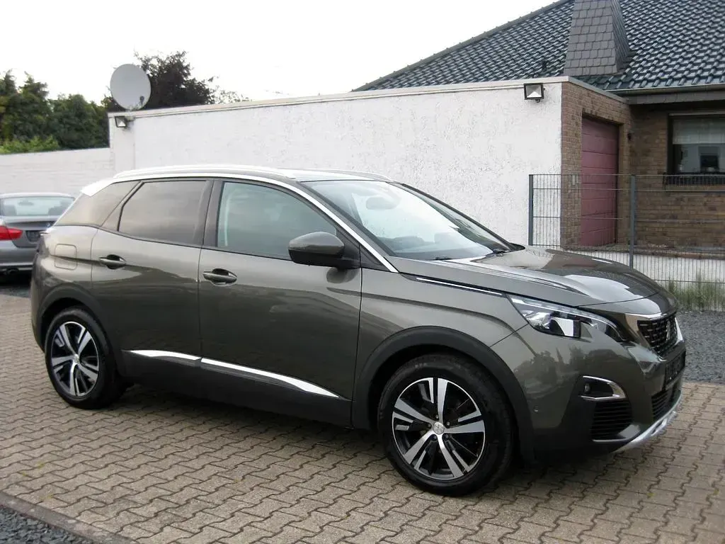 Gebraucht Peugeot 3008 Allure 131 PS (96 kW) 2018 Grau SUV