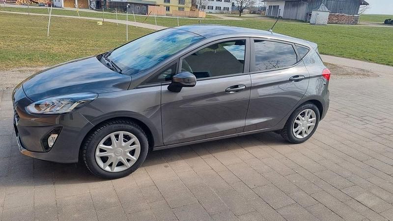 Gebraucht Ford Fiesta Cool & Connect 86 PS (63 kW) 2018 Grau Kleinwagen