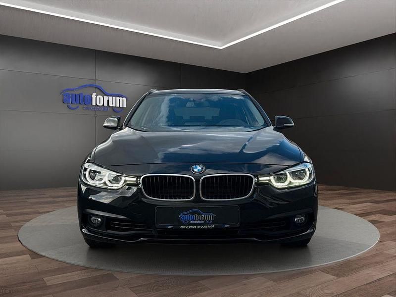 Gebraucht BMW 318 Advantage 136 PS (100 kW) 2018 Schwarz Kombi