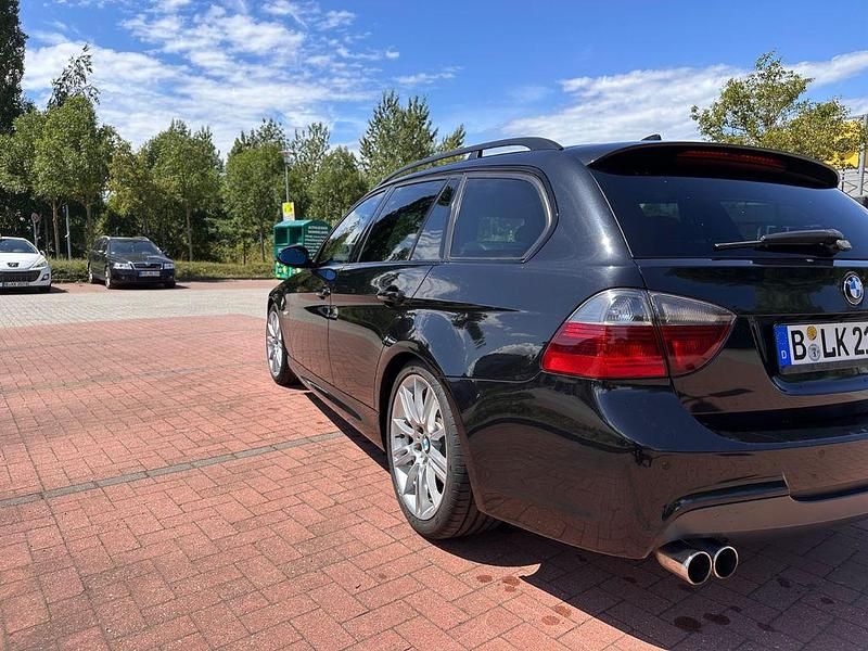 Gebraucht BMW 330 Shadowline 272 PS (200 kW) 2007 Schwarz Kombi