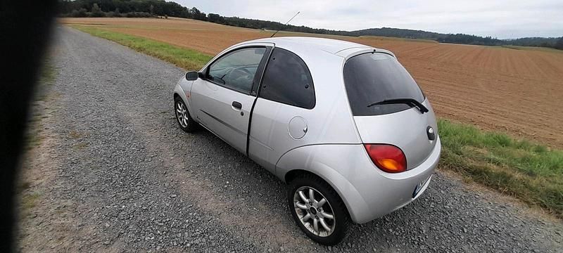 Silber Gebraucht 2004 Ford Ka Kleinwagen | 1.600 € (Fairer Preis) - Bild 1/4