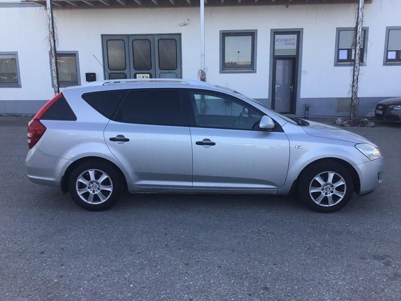 Gebraucht Kia Ceed EX 126 PS (92 kW) 2009 Silber Kleinwagen