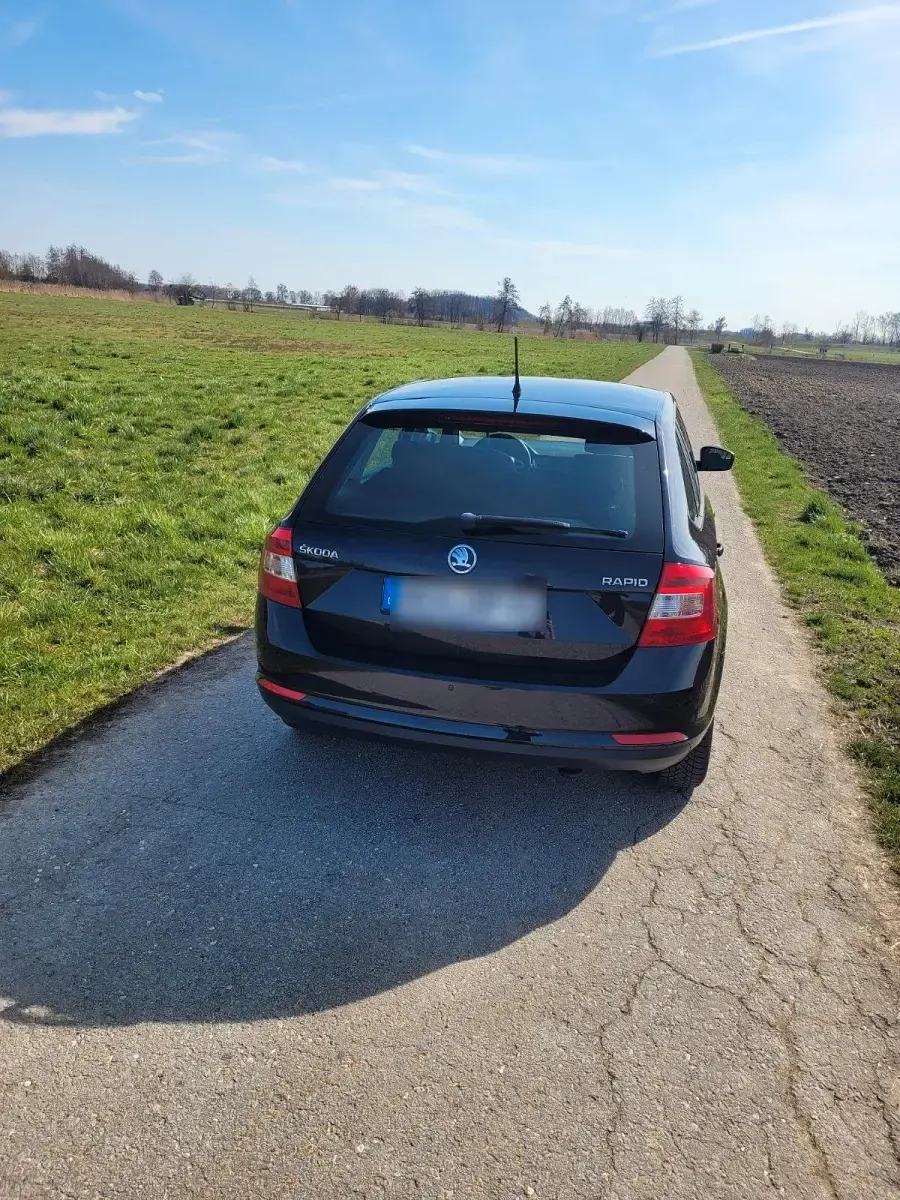 Second-hand Skoda Rapid 90 CP (66 kW) 2014 Negru Hatchback
