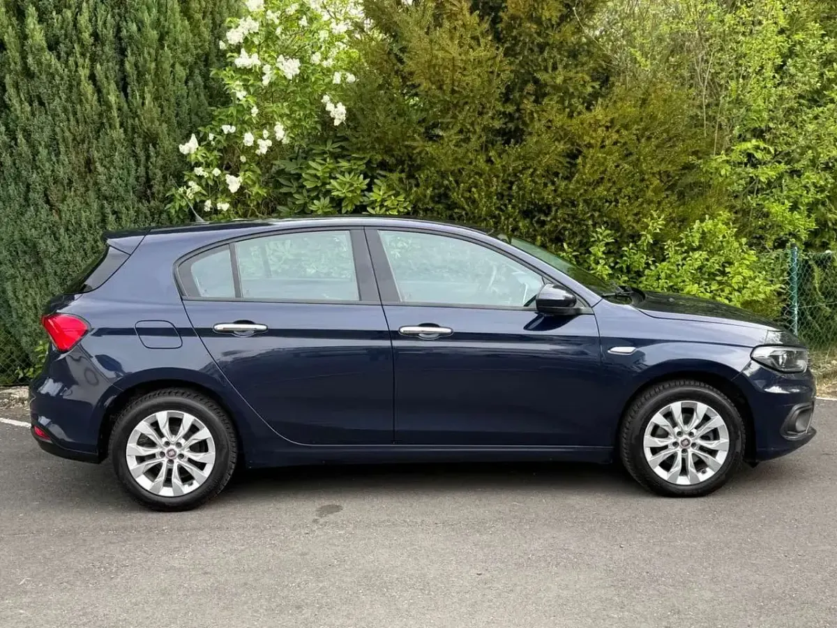 Gebraucht Fiat Tipo Easy 120 PS (88 kW) 2017 Blau Limousine