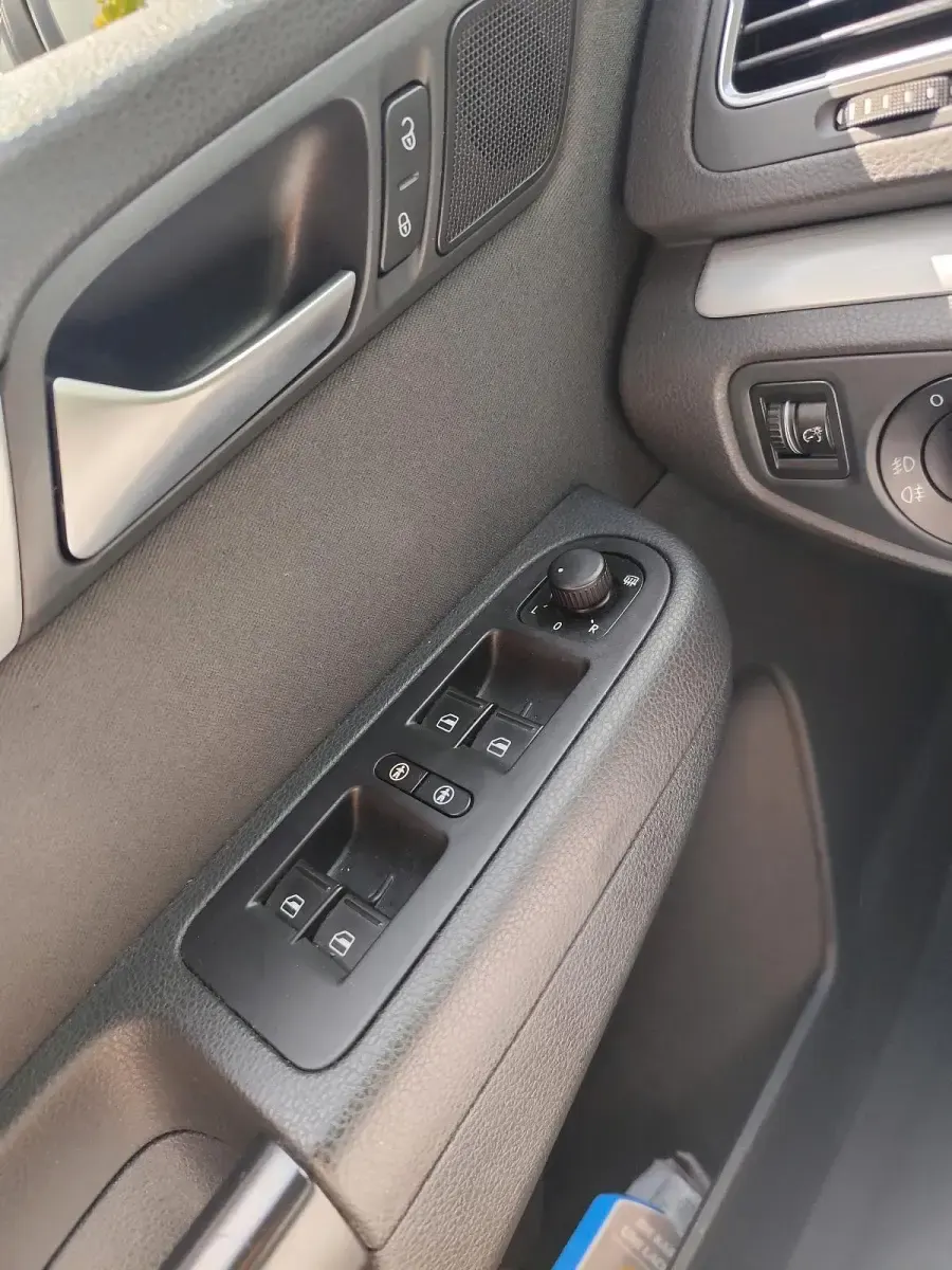 Gebraucht VW Sharan 150 PS (110 kW) 2015 Weiß Van / Kleinbus